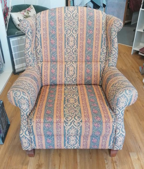 Sessel VOR der Aufarbeitung