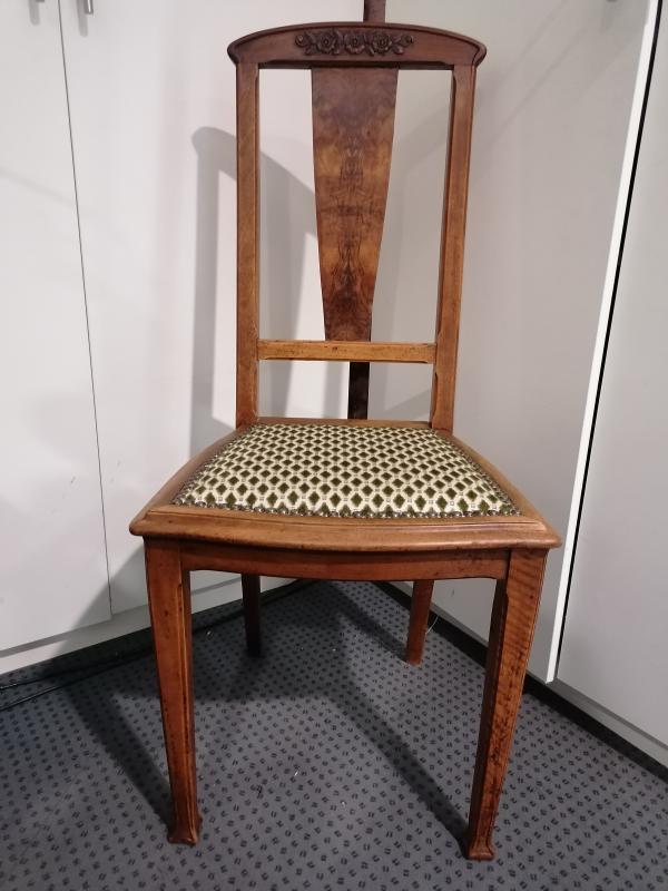 Stuhl NACH der Aufarbeitung