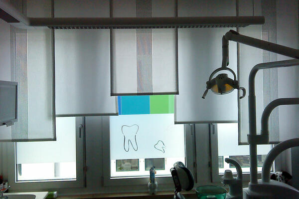 Sicht- und Sonnenschutz Zahnarztpraxis